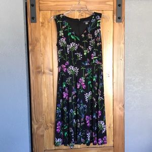 Women’s floral sleeveless dreas